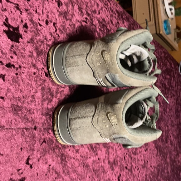 Nike airforce 1 olive green suede high tops. - Picture 5 of 7